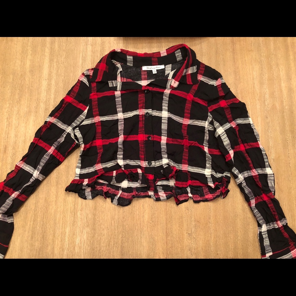 NWOT Blushing Heart Long Sleeve Crop Top